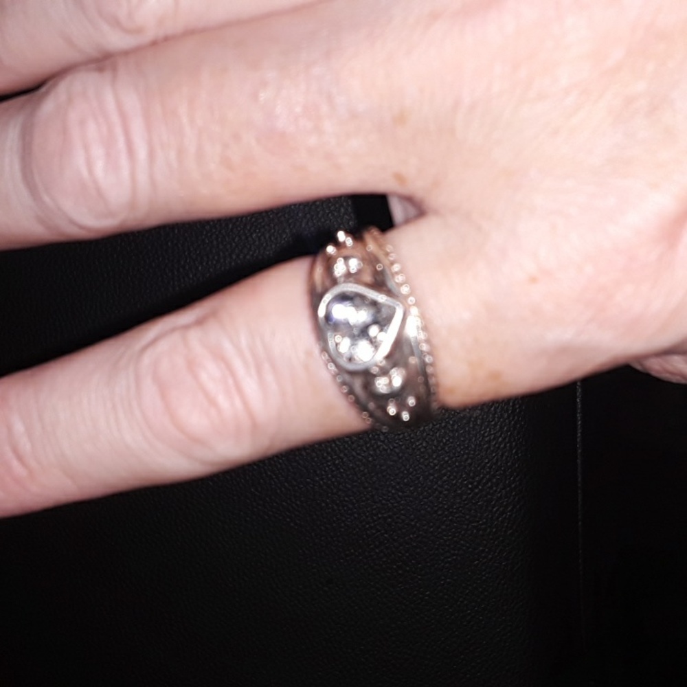 Elegant Silver Heart Ring